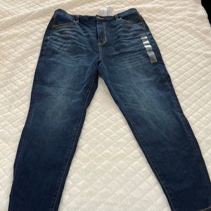 American Eagle curvy highest rise jogging size 16 short.